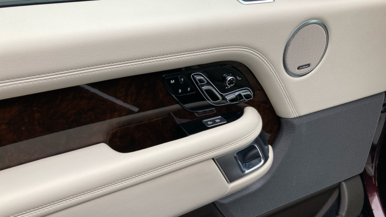 Land Rover Range Rover 2.0 P400e Vogue 4dr Auto Estate